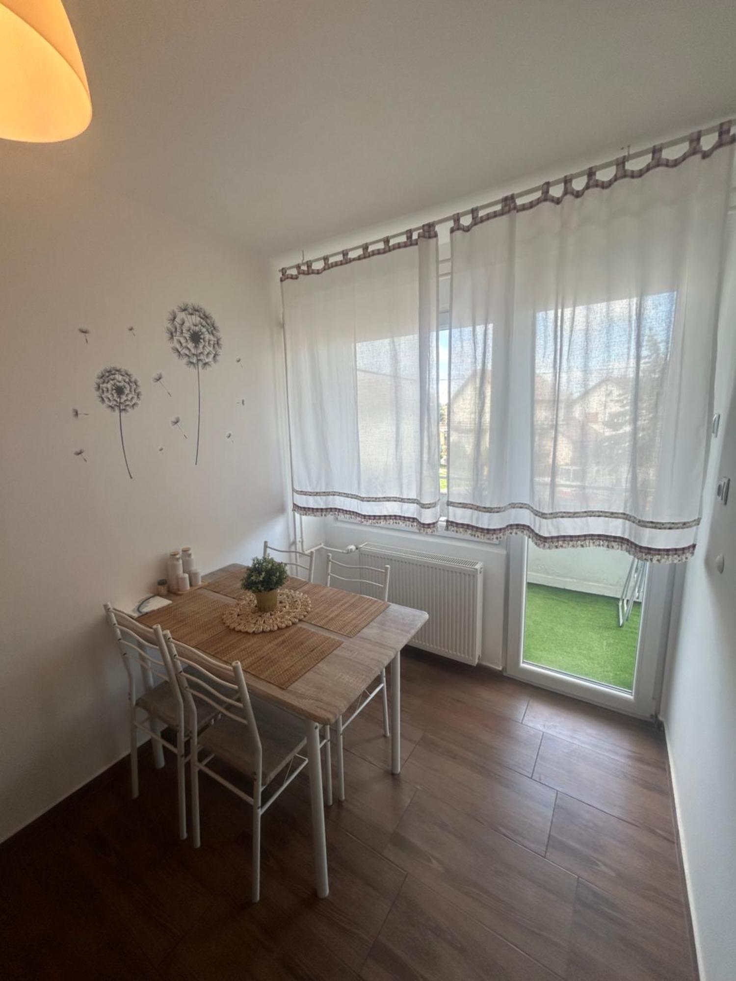 No Name Apartment
